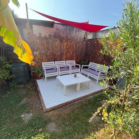 Chaleureuse Maison De Ville Avec Parking Gratuit Шинон Екстериор снимка
