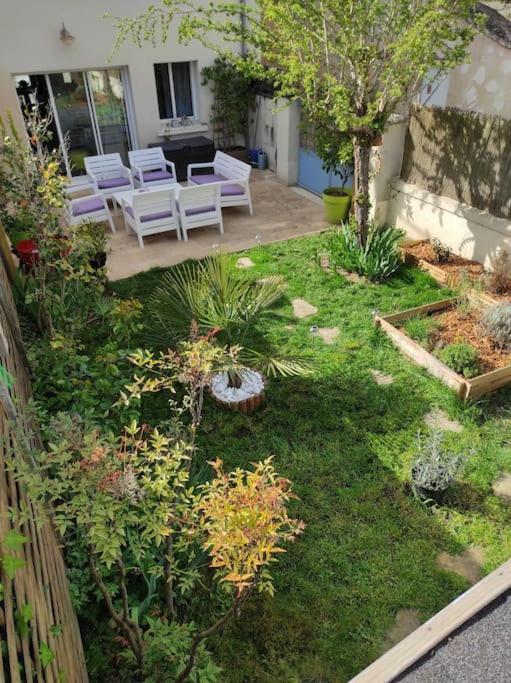 Chaleureuse Maison De Ville Avec Parking Gratuit Шинон Екстериор снимка