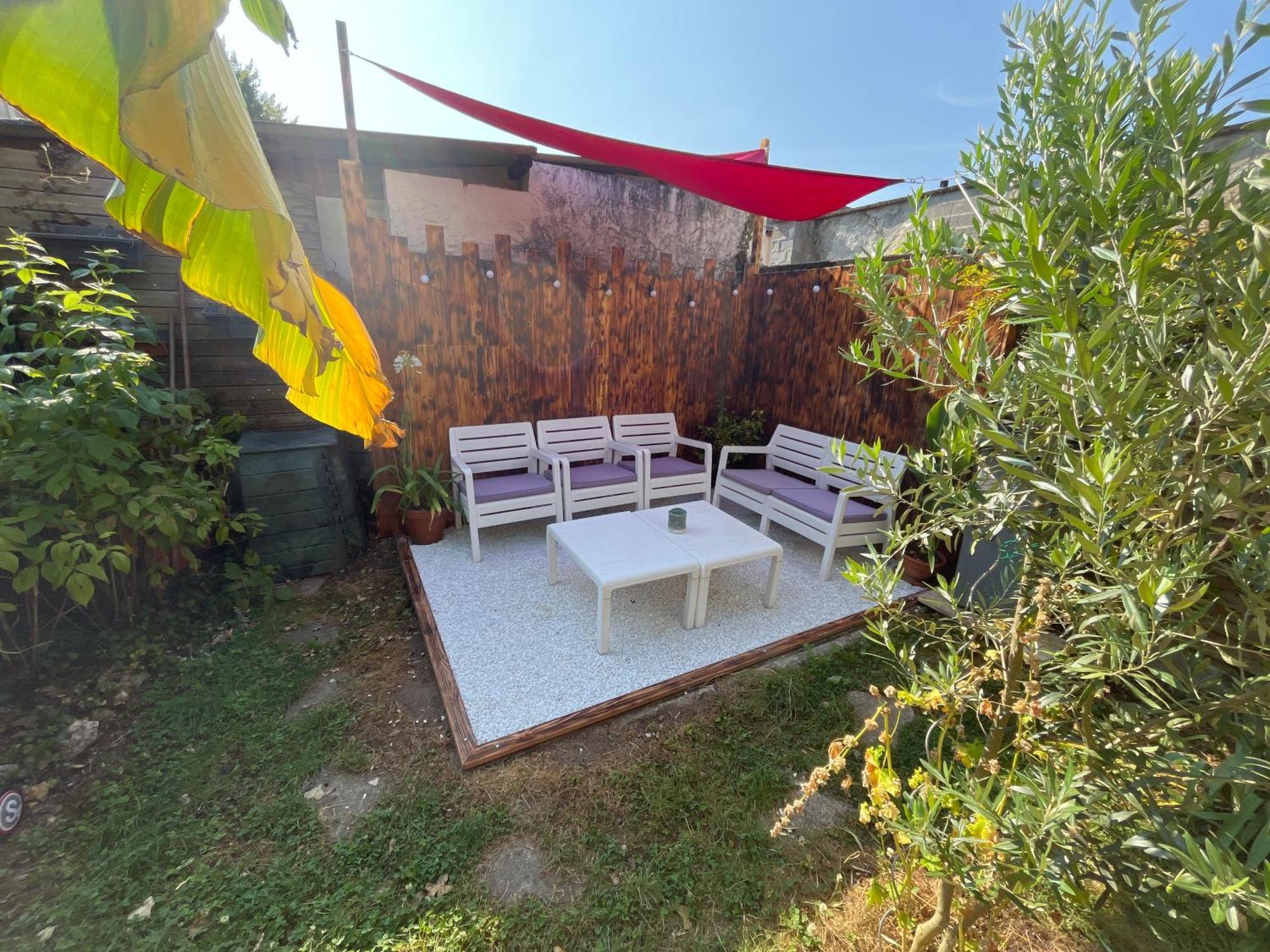 Chaleureuse Maison De Ville Avec Parking Gratuit Шинон Екстериор снимка